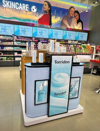 在迪拜的 Watsons，可以體驗到Torriden 的產品。
